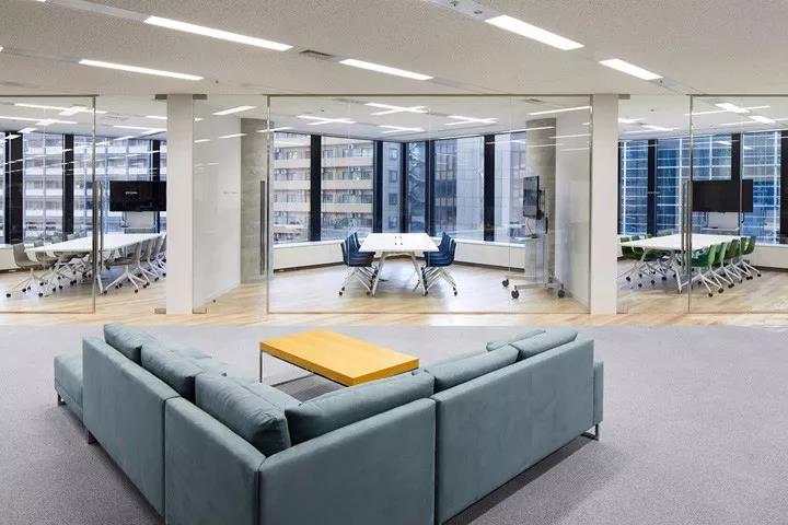 新買的辦公沙發(fā)有異味，應該這樣做